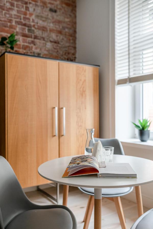 Rynek Stare Miasto Apartment 5 - Klima Netflix Wrocław Exteriör bild